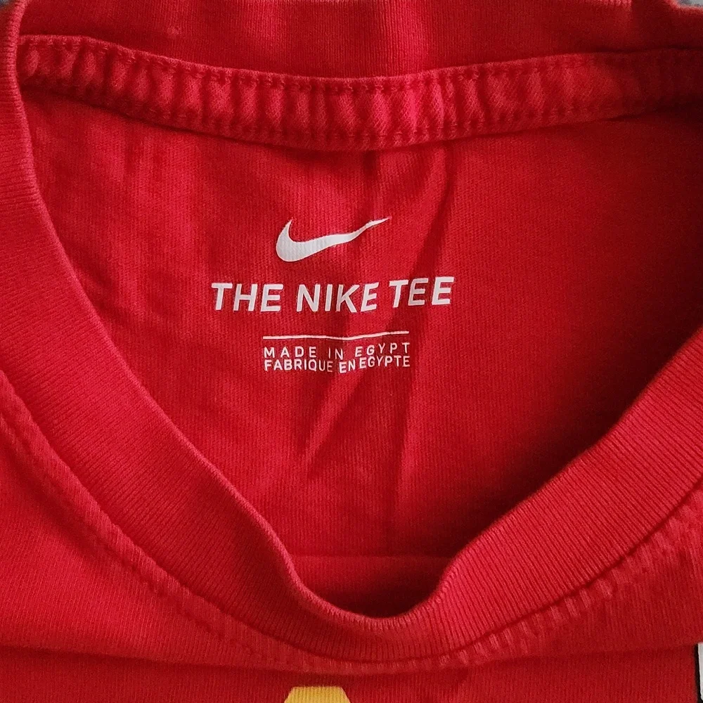 LeBron James Nike t-shirt red size medium